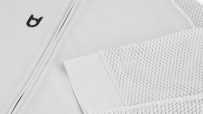 detail image of a pro 800 cycling jersey from TD Sportswear