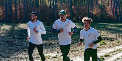 Printed running jersey with breathable mesh and personalized fit in white design at TD