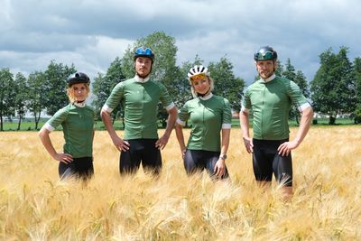Maglie da ciclismo personalizzate verdi per un team TD