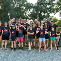 Nos équipes portent des maillots de tennis pendant leurs sessions les plus intenses. Tissus respirants et excellente coupe. Nous recommandons régulièrement et les recommandons vivement.