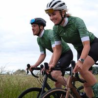 Diseño de maillot de ciclismo - diseño personalizado con logotipo para Nele y compañeros de equipo