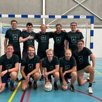 Divise e maglie da calcio personalizzate con il tuo logo da TD